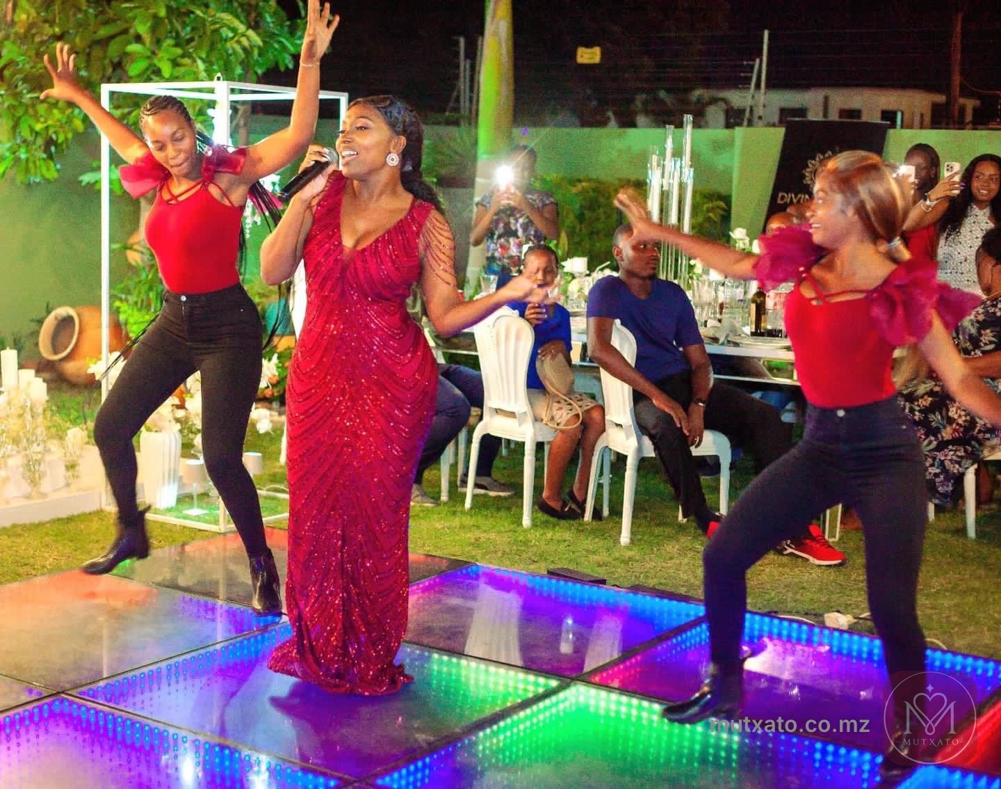 Pista de Dança luminosa — Tá- Ligado produções e serviços